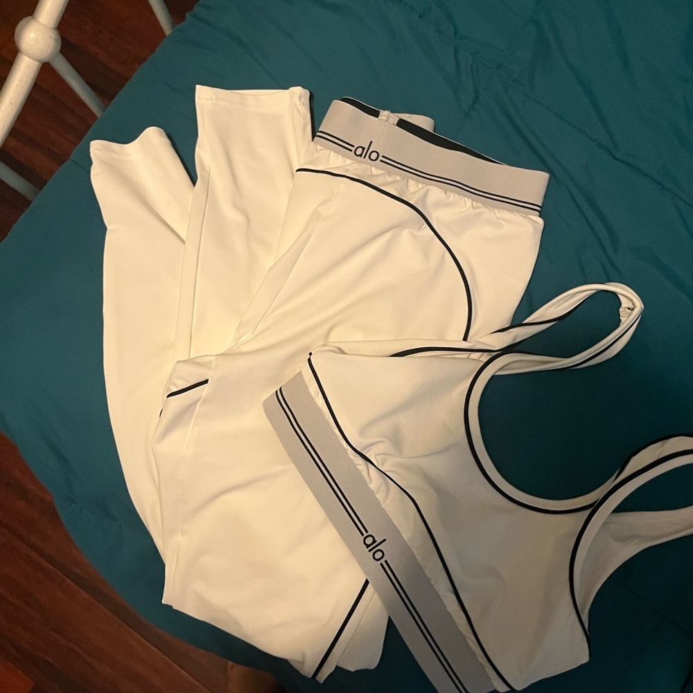 ALO Yoga White Sports Bra and Leggings Set